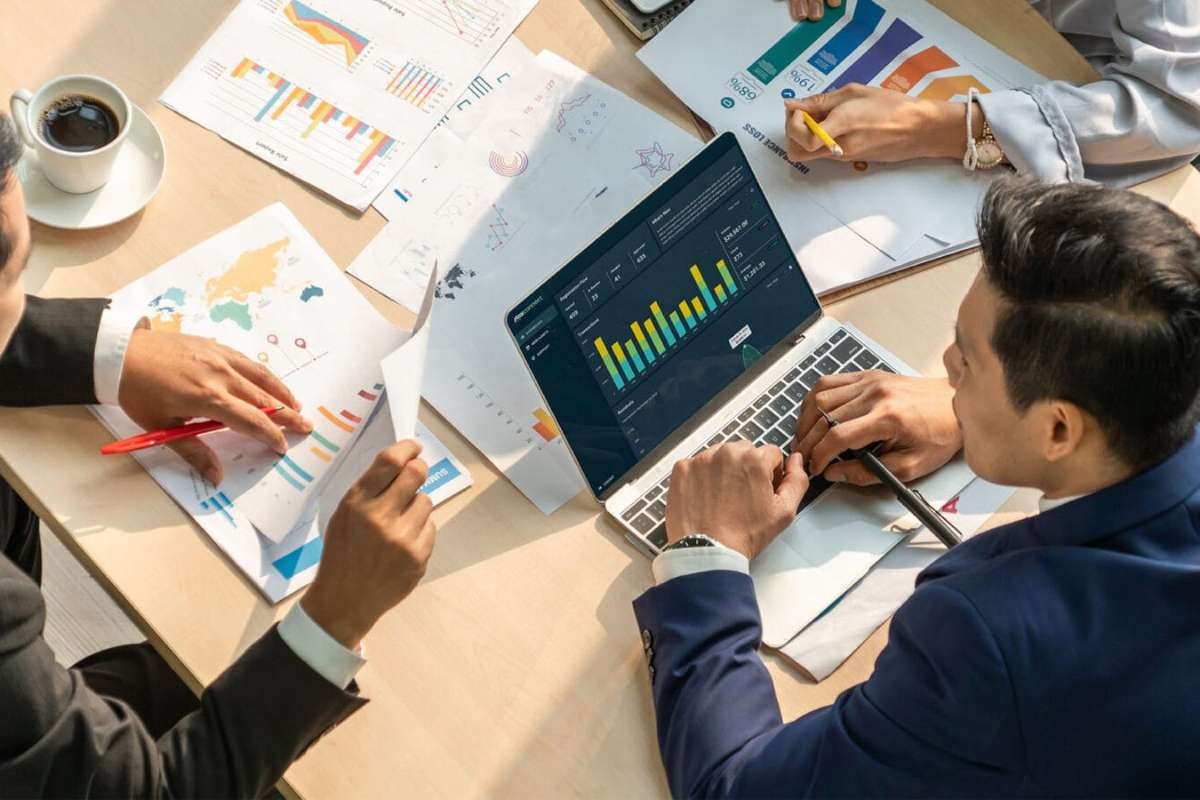 Should You Manage Team Payments In-House or Use a Service? | The Enterprise World 