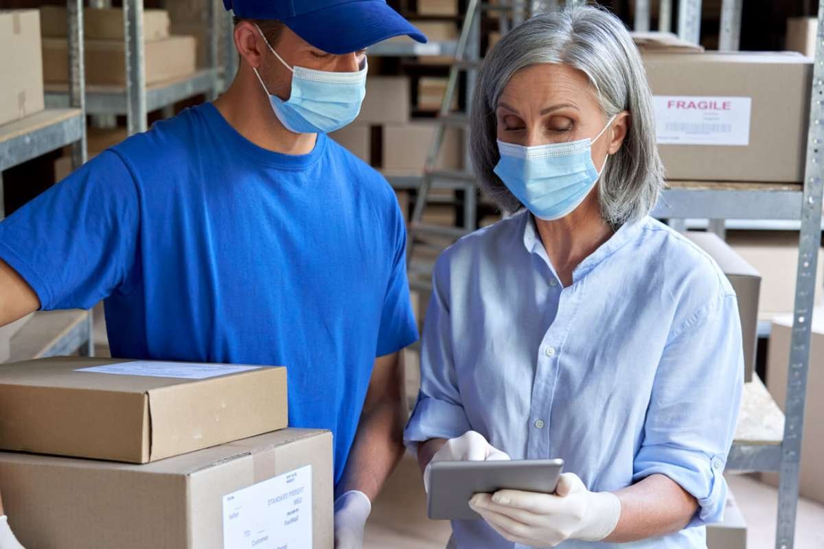 Outsourcing Medical Deliveries Can Streamline Your Clinic or Lab