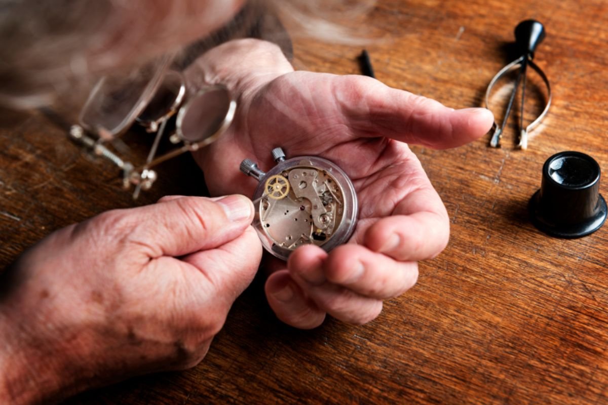 The Hidden History Behind Mechanical Watches
