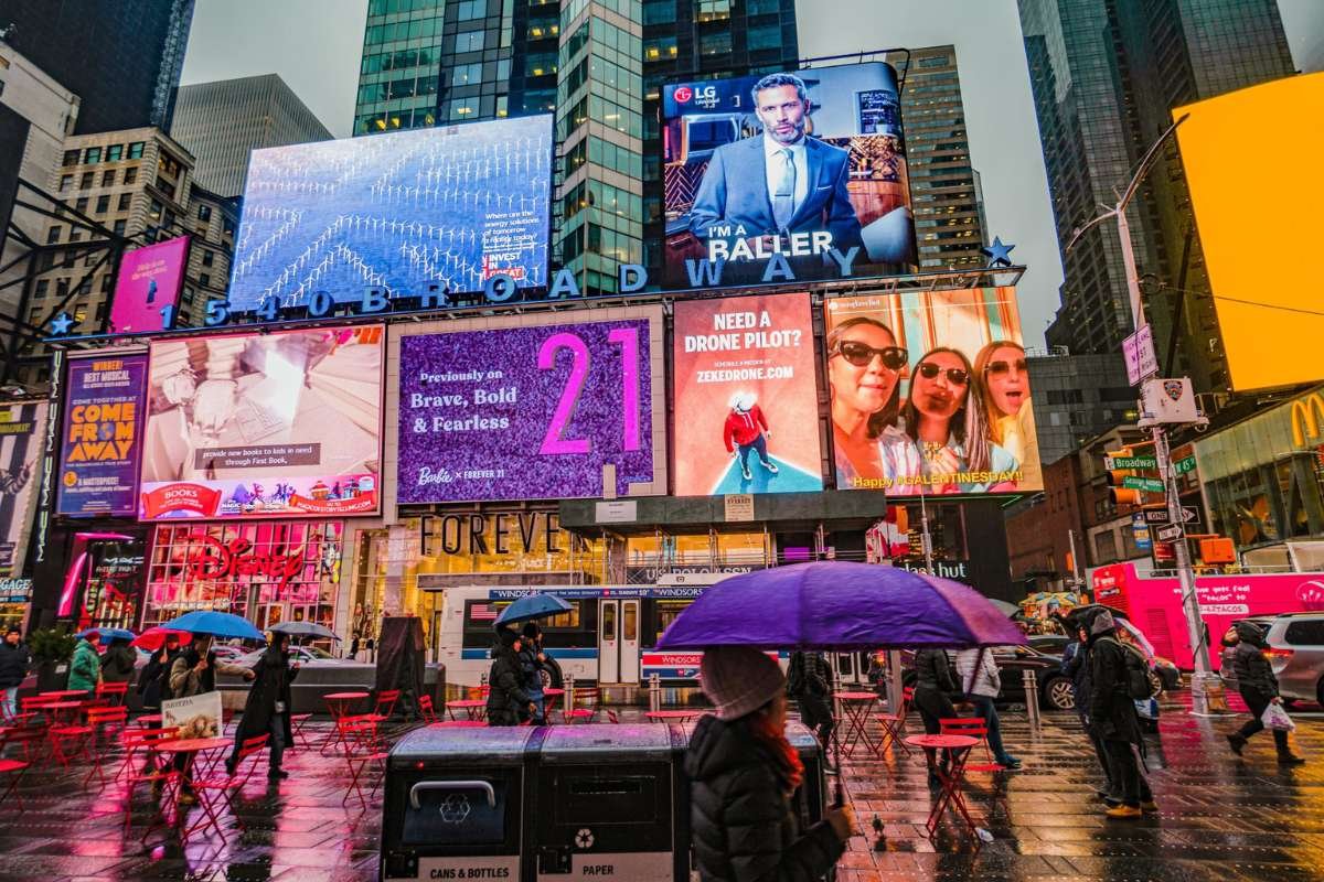 Banner Ads in 2025-Are They Dead or Smarter Than Ever? | The Enterprise World 