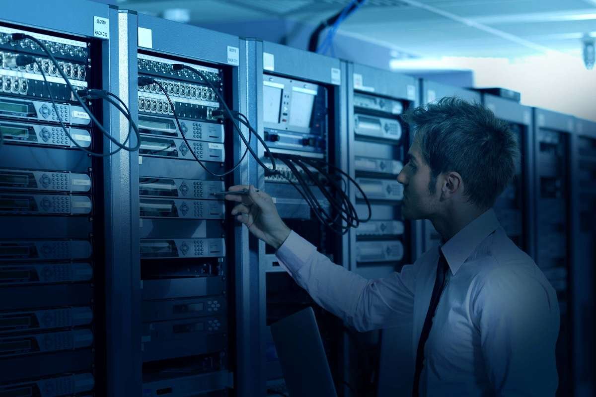 What Is VPS Hosting and Why Do Forex Traders Use It? | The Enterprise World 