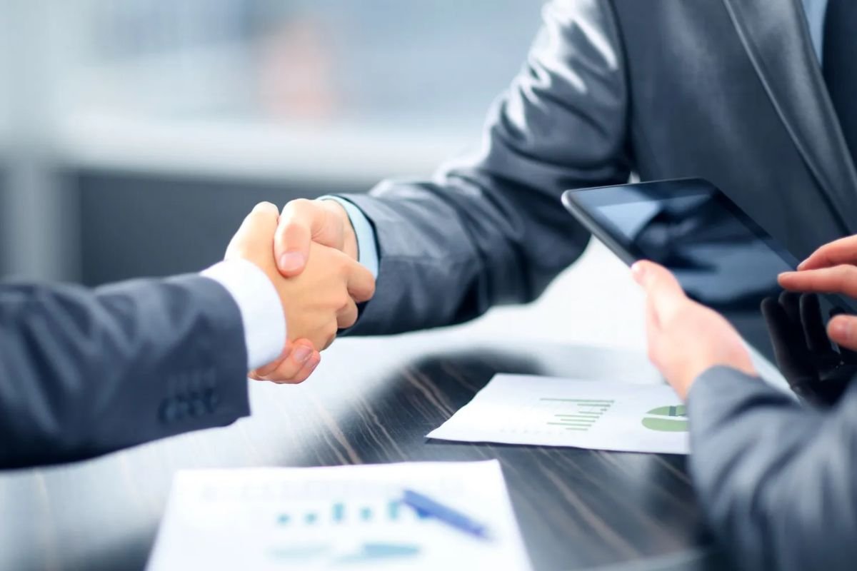 5 Tech Firms Gaining on Magnificent 7 Stocks | The Enterprise World