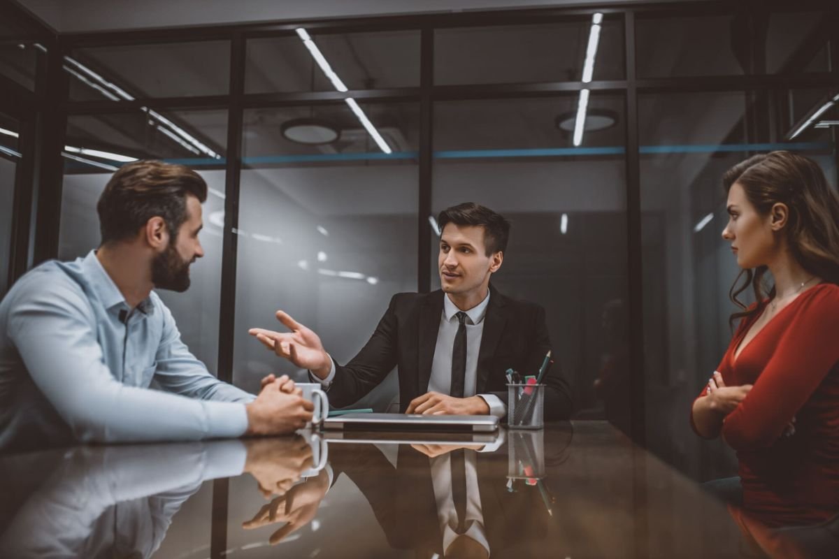 How Workplace Mediation Restores Harmony in Offices?