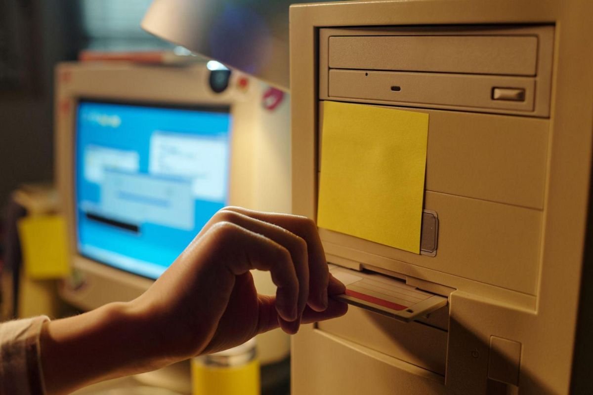 AOL to End Dial-Up Internet Service After Over 30 Years