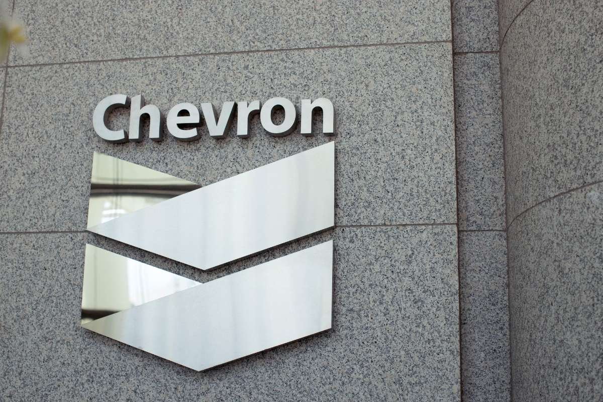 Chevron Resumes Venezuelan Oil Shipments as Market Outlook Remains Mixed