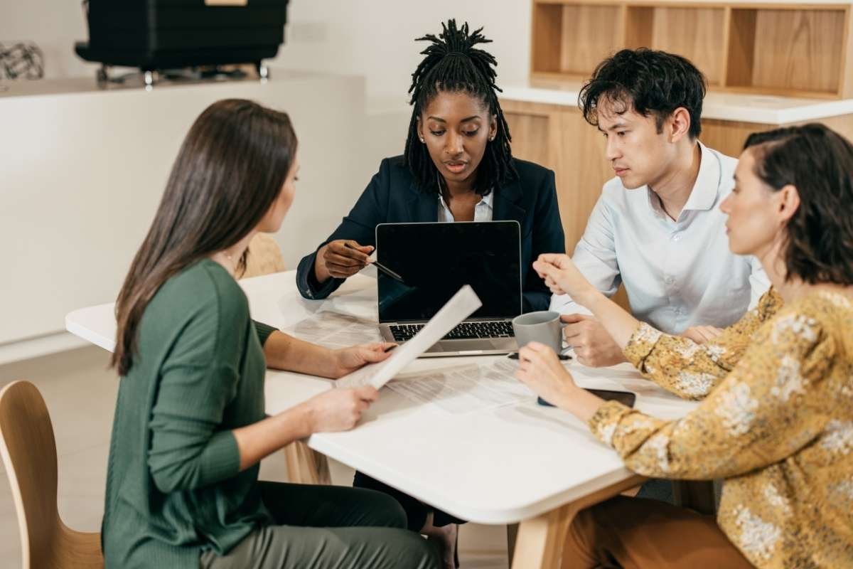 Importance of Business Mentors for Young Entrepreneurs in 2025 | The Enterprise World 