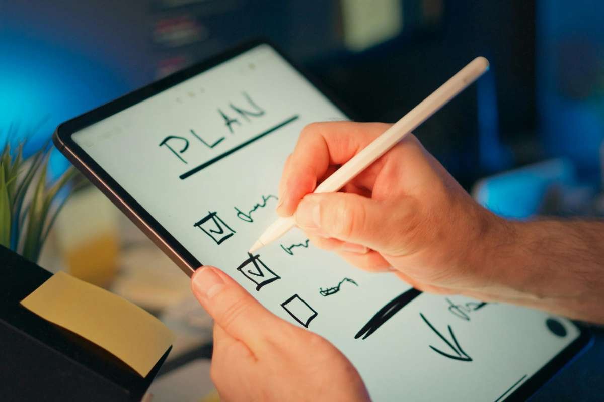 Struggling to Start? Here’s How to Write Your Business Plan the Smart Way