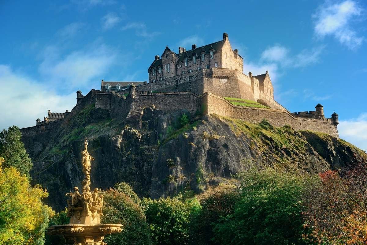 Did You Know? The Largest Castles in the World Aren’t in Fairy tales | The Enterprise World