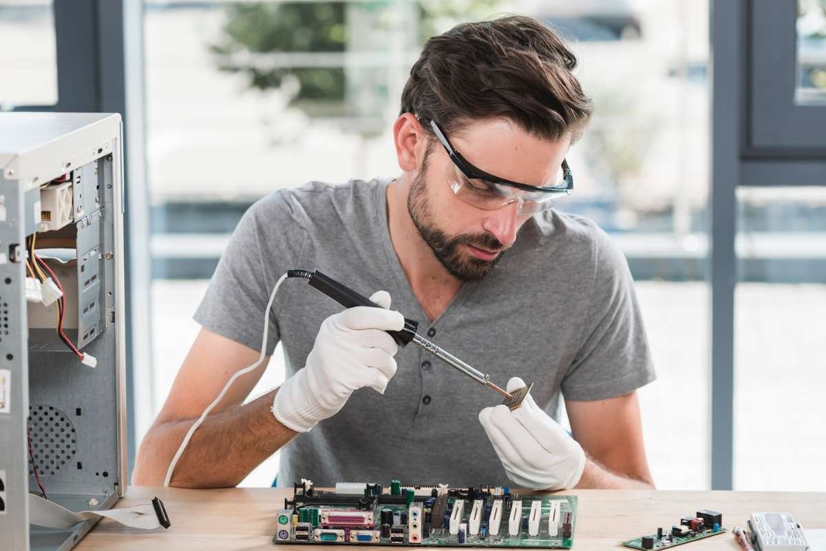 7 Steps to Become a PCB Designer in 2025 | The Enterprise World 