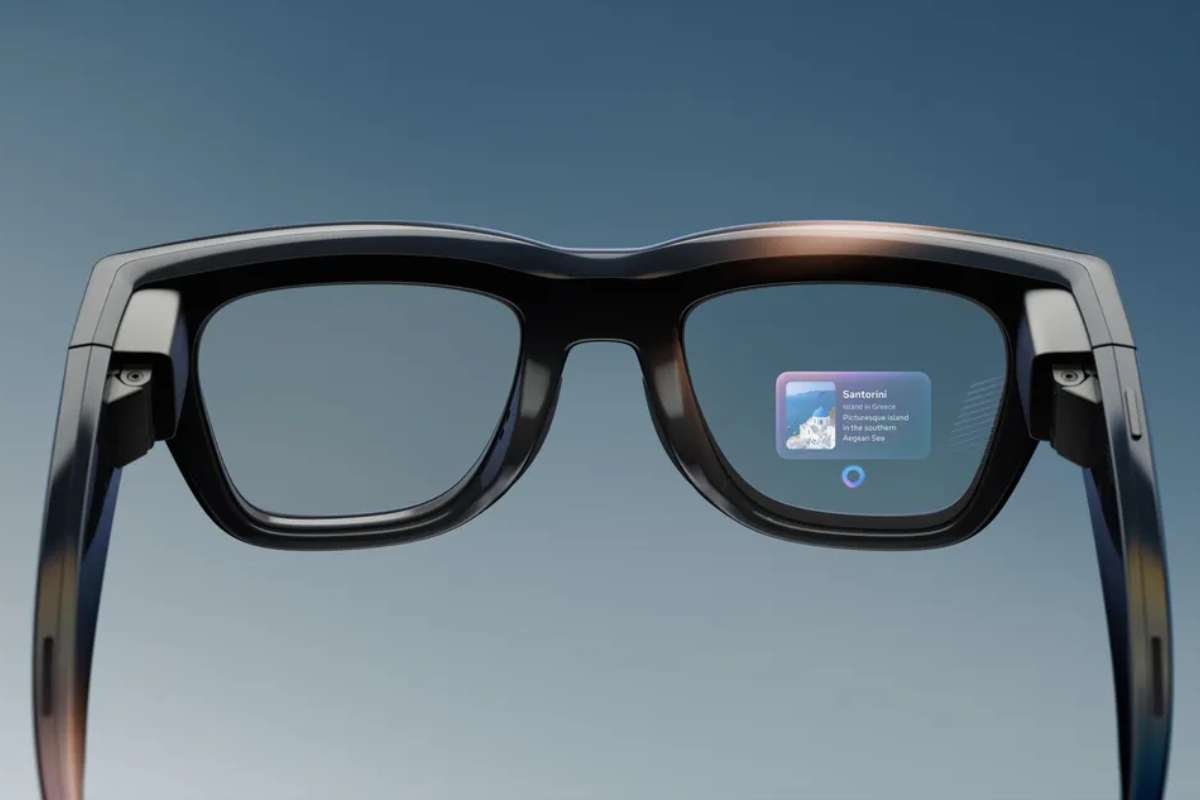 Meta’s Ray-Ban Display Glasses Debut with Glitches, Drawing Comparisons to Apple’s Next Move