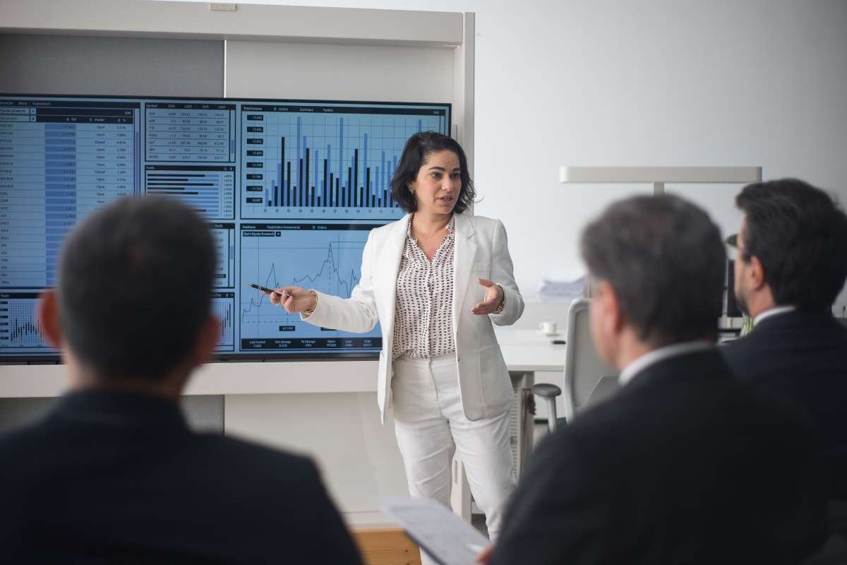 Growth Marketing Strategy Guide for Smart Entrepreneurs 2025
