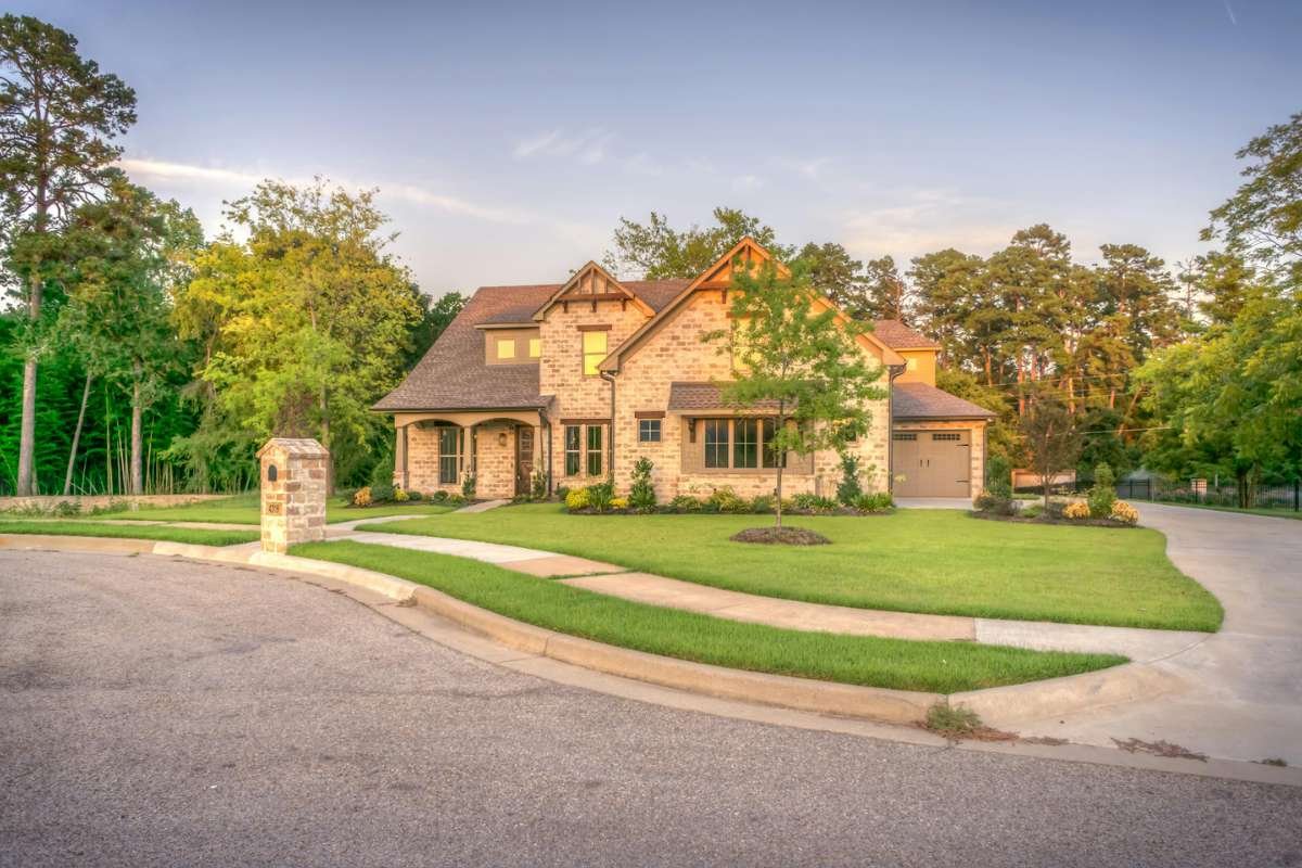Boost Your Curb Appeal To Sell For A Great Price