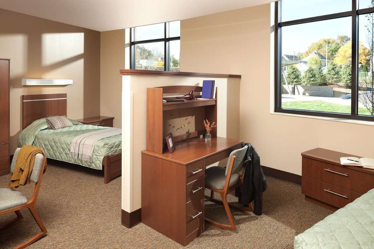 7 Best Luxury Rehab Centers Reviewed 2025 | The Enterprise World