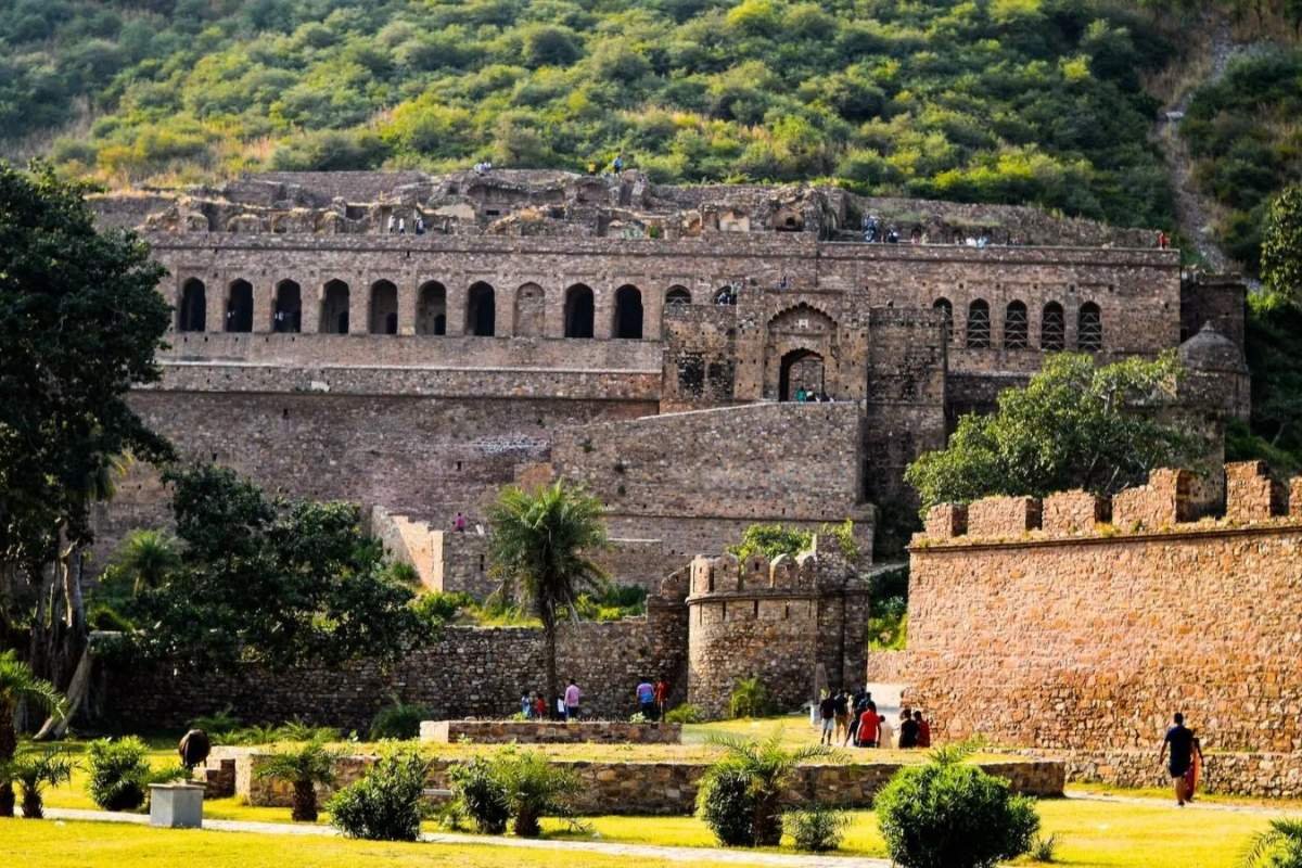 The 25 Most Haunted Places in the World Will Shock Every Brave Traveler | The Enterprise World