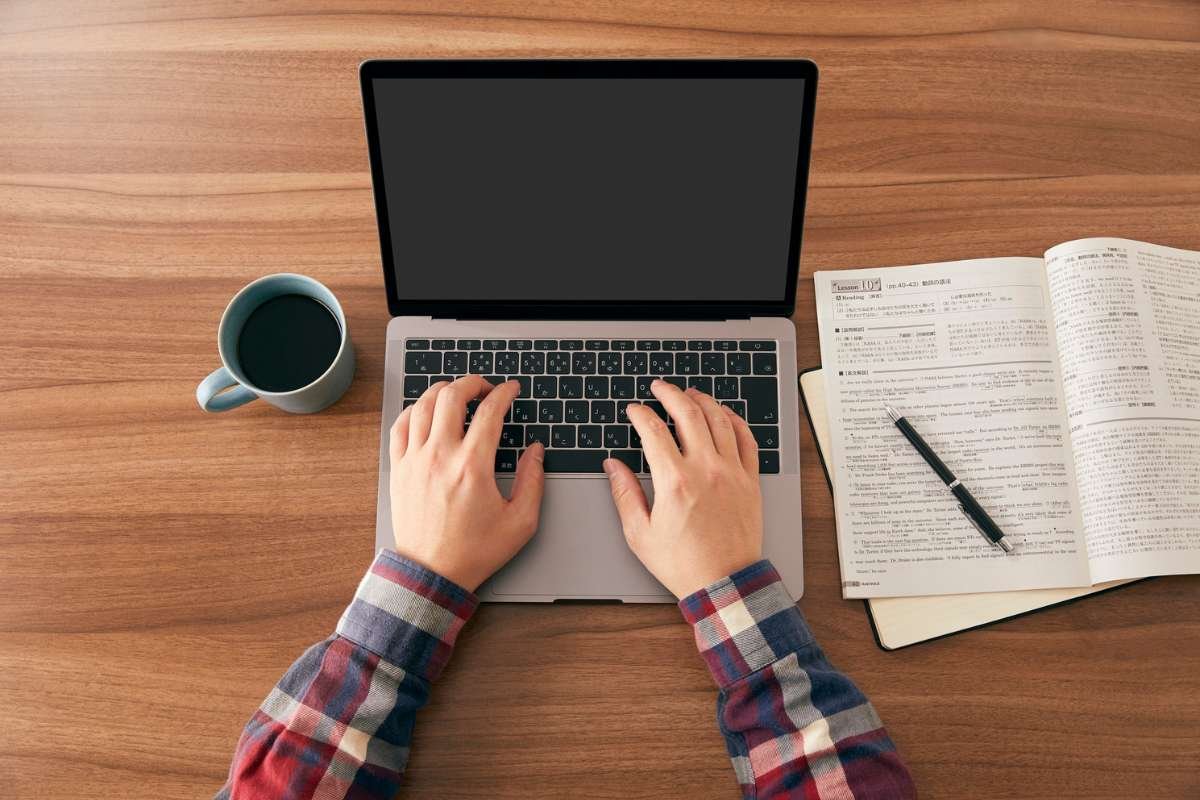 Good Typing Speed for Students- How Typing Influences Grades? | The Enterprise World 