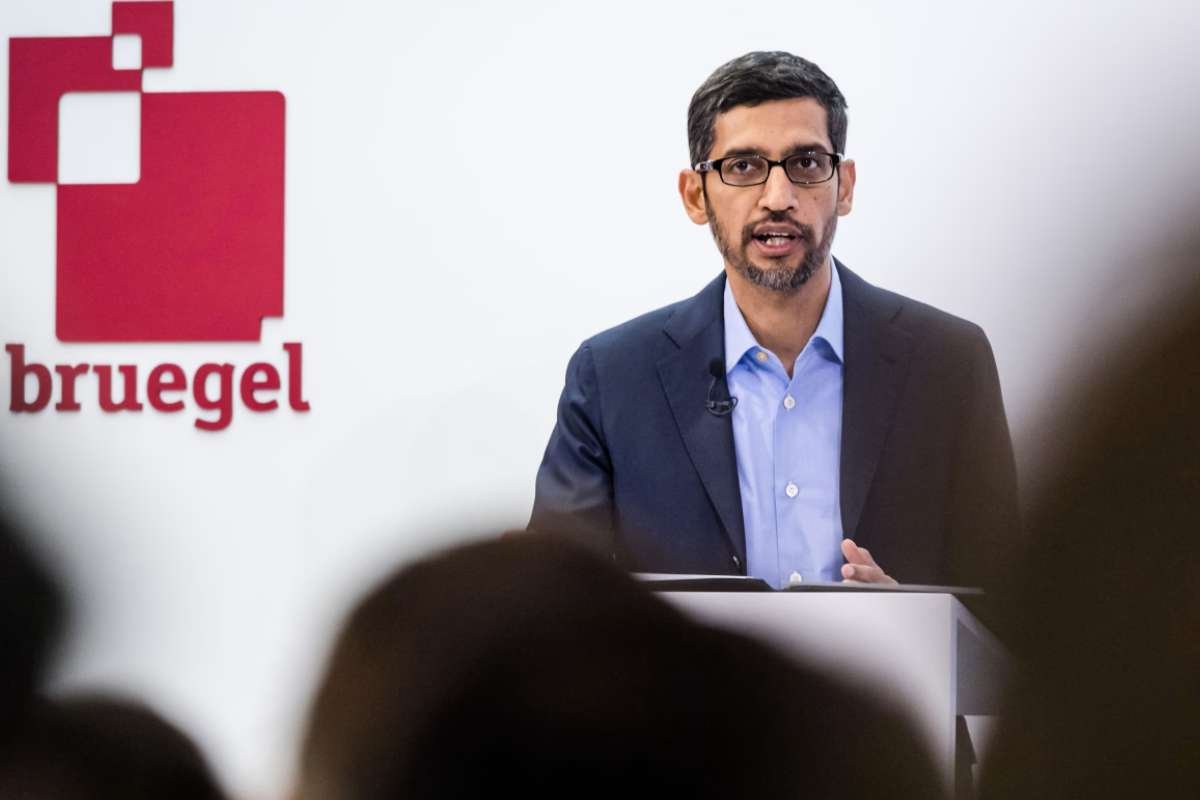 Google CEO Pushes for Unified U.S. AI Regulation Amid Rising Competition With China