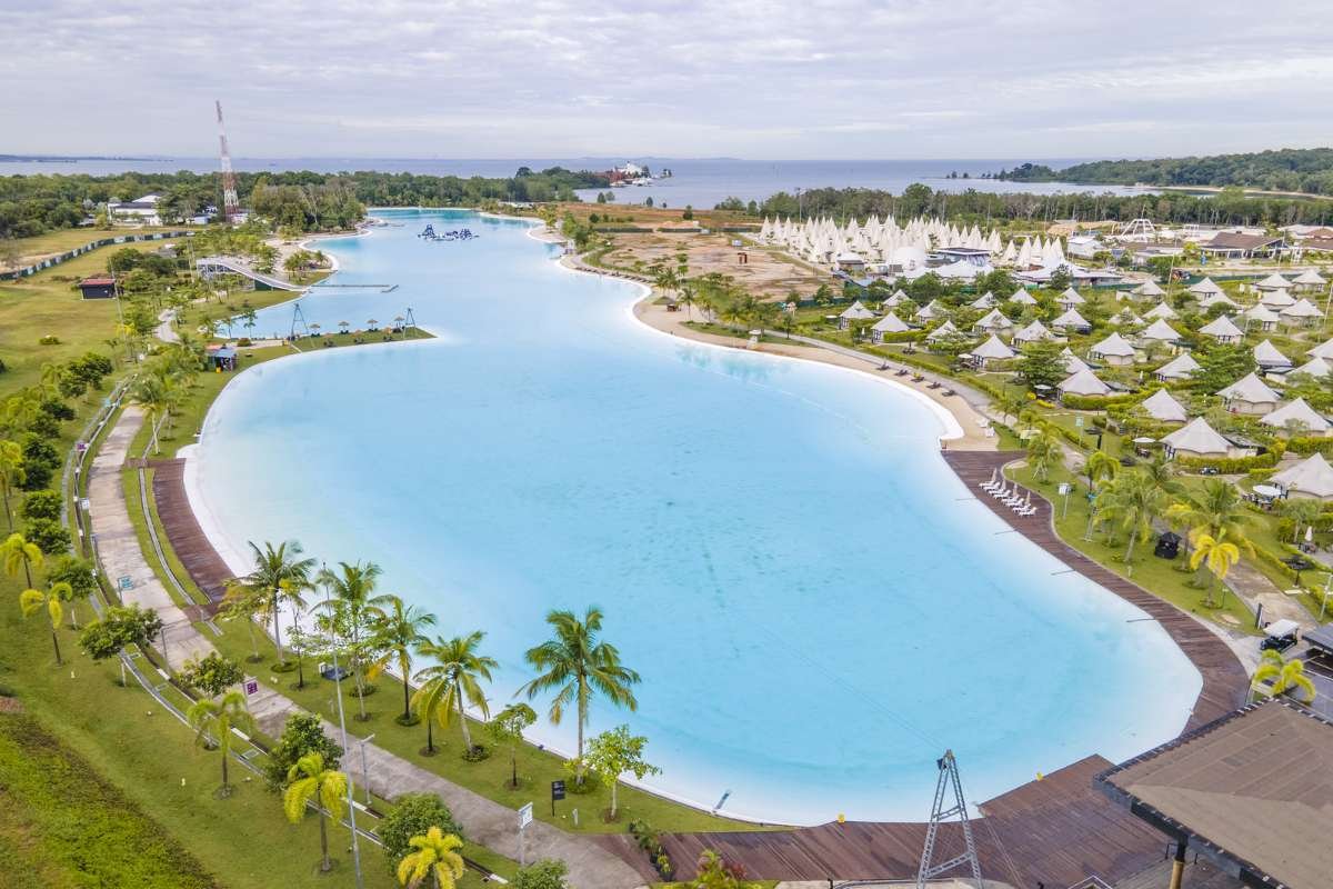 Largest Swimming Pools In The World That Feel Bigger Than Oceans | The Enterprise World