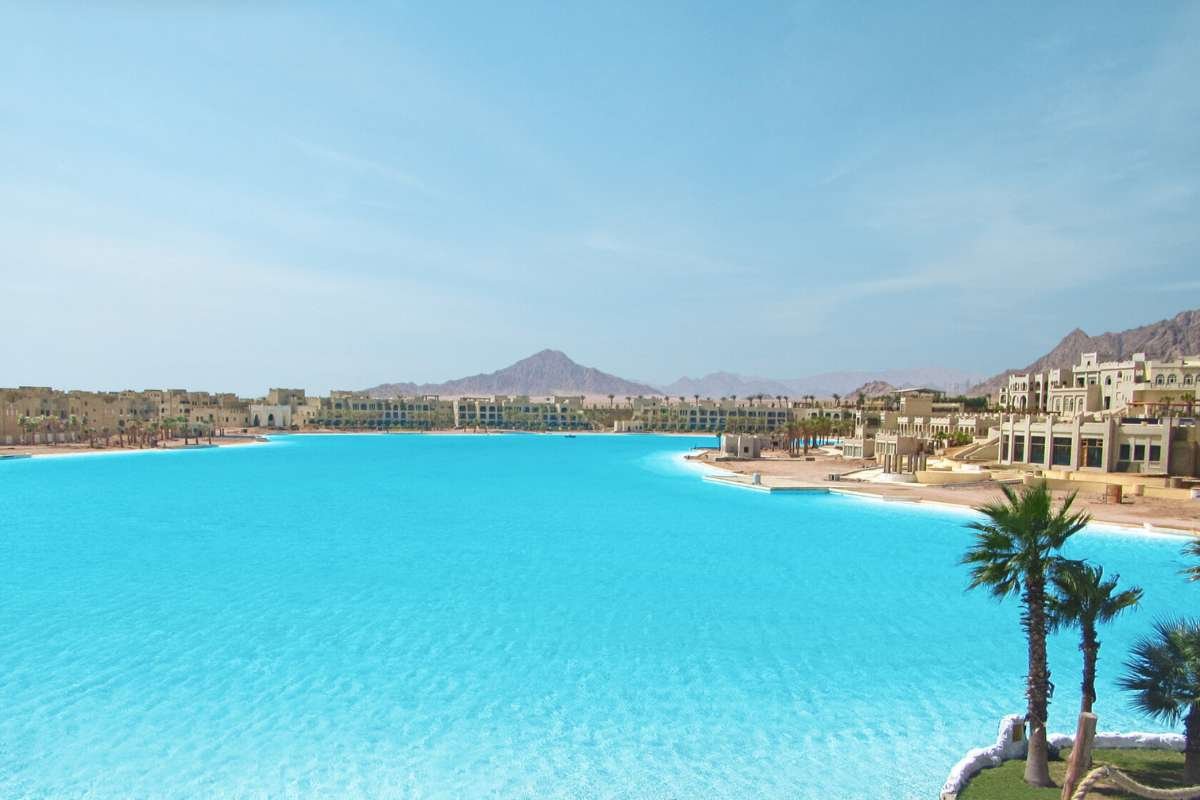 Largest Swimming Pools In The World That Feel Bigger Than Oceans | The Enterprise World