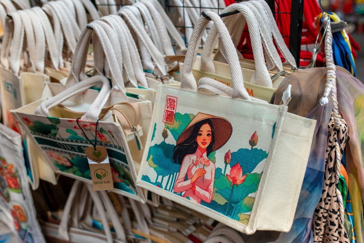 Autumn-ready Tote Bags for Ladies Perfect for Daily Styling