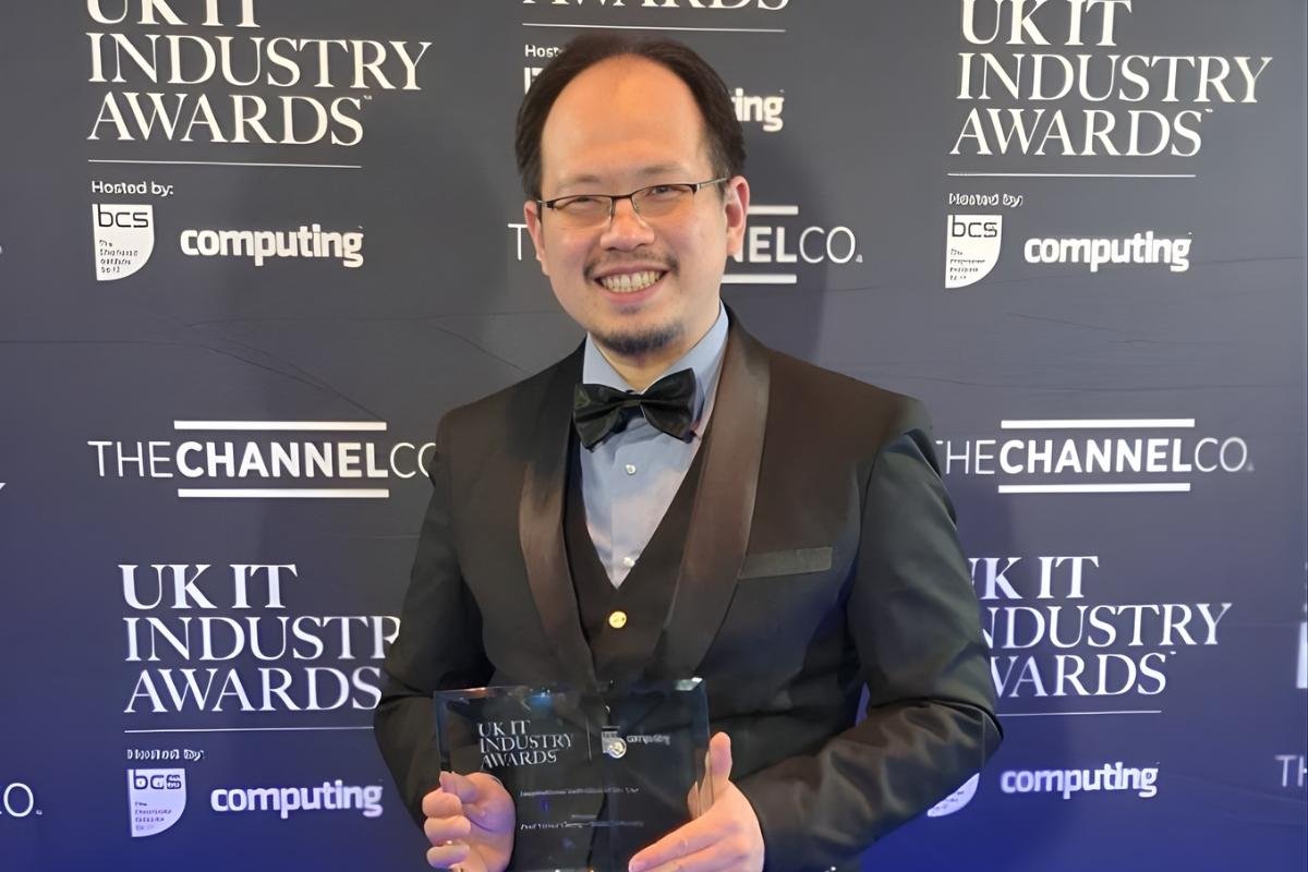 Professor Victor Chang-  Fellow | Expert | Leader | Aston University | The Enterprise World 