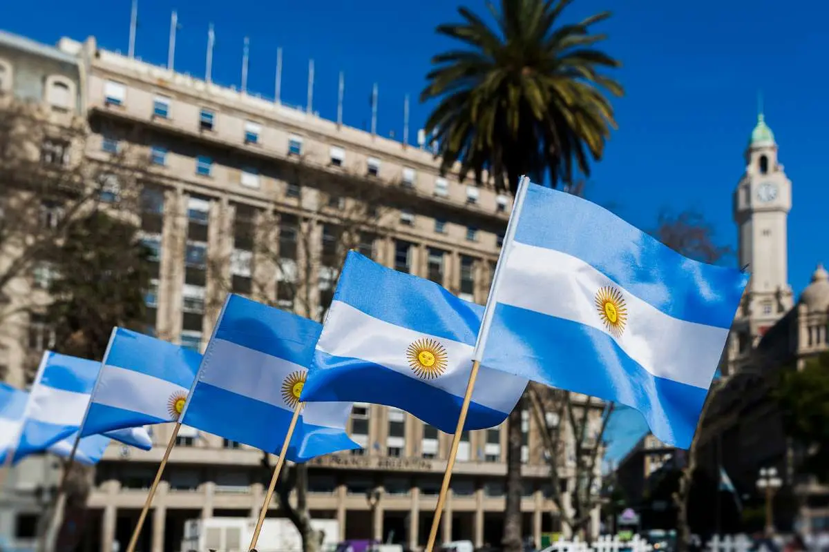 12 Countries with Blue and White Flags: Why These Colors? | The Enterprise World