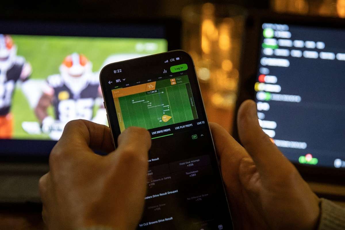 Mobile Gambling Trends 2026: Rise, Regulation & Future Insights | The Enterprise World