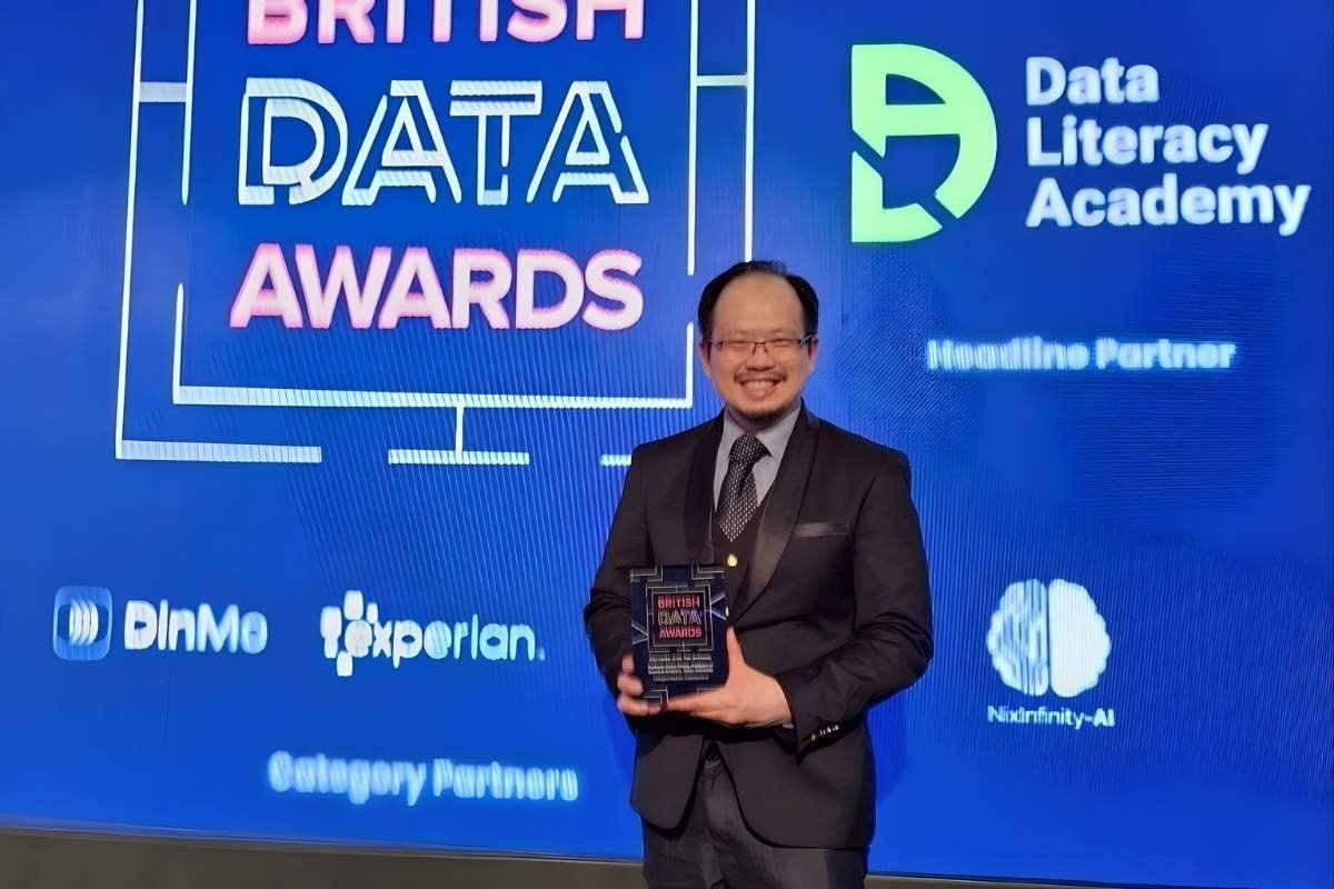 Professor Victor Chang-  Fellow | Expert | Leader | Aston University | The Enterprise World 