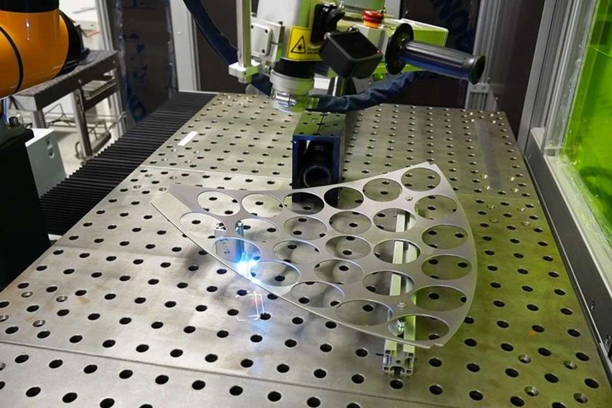 How Laser Cleaning Machines Are Transforming Industrial Surface Treatment?