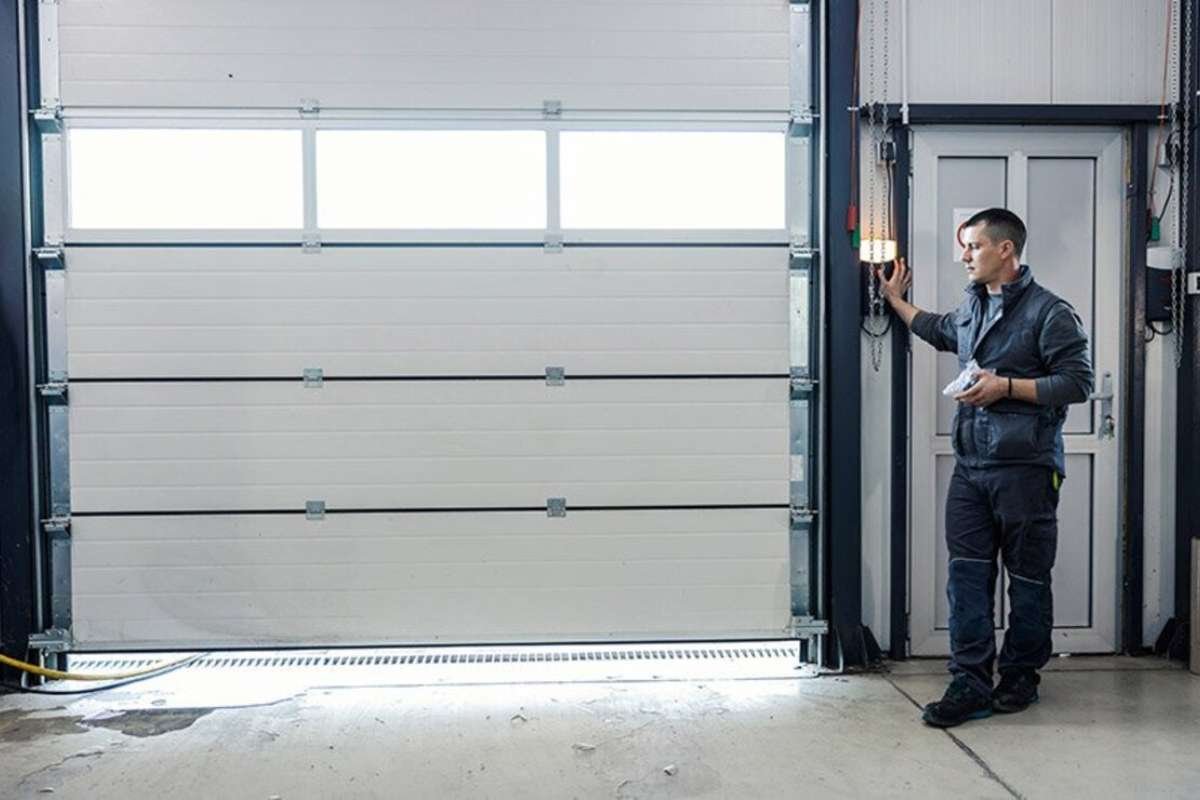 What Customers Look for in a Reliable Garage Door Repair Company? | The Enterprise World