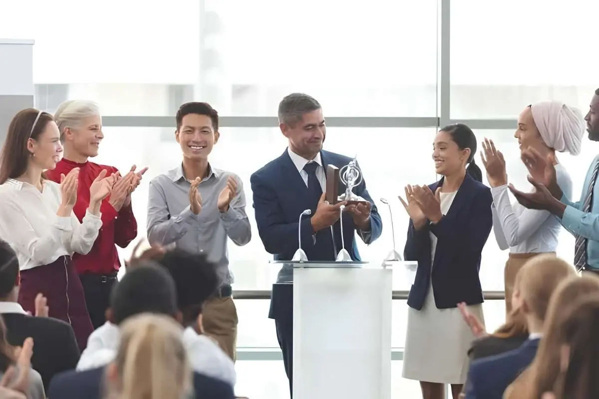 What Makes Employee Recognition Programs Truly Effective? | The Enterprise World