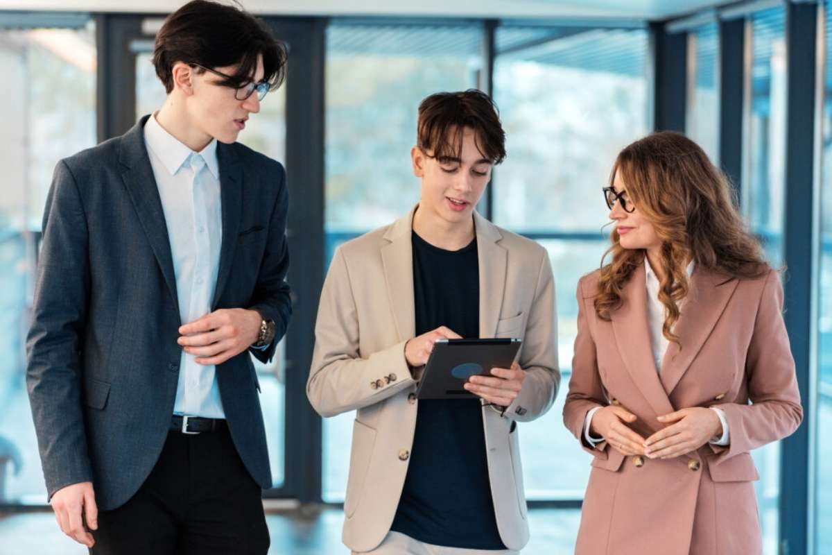 Global Seasonal Hiring: A Retailer’s Guide to Compliant Hiring | The Enterprise World