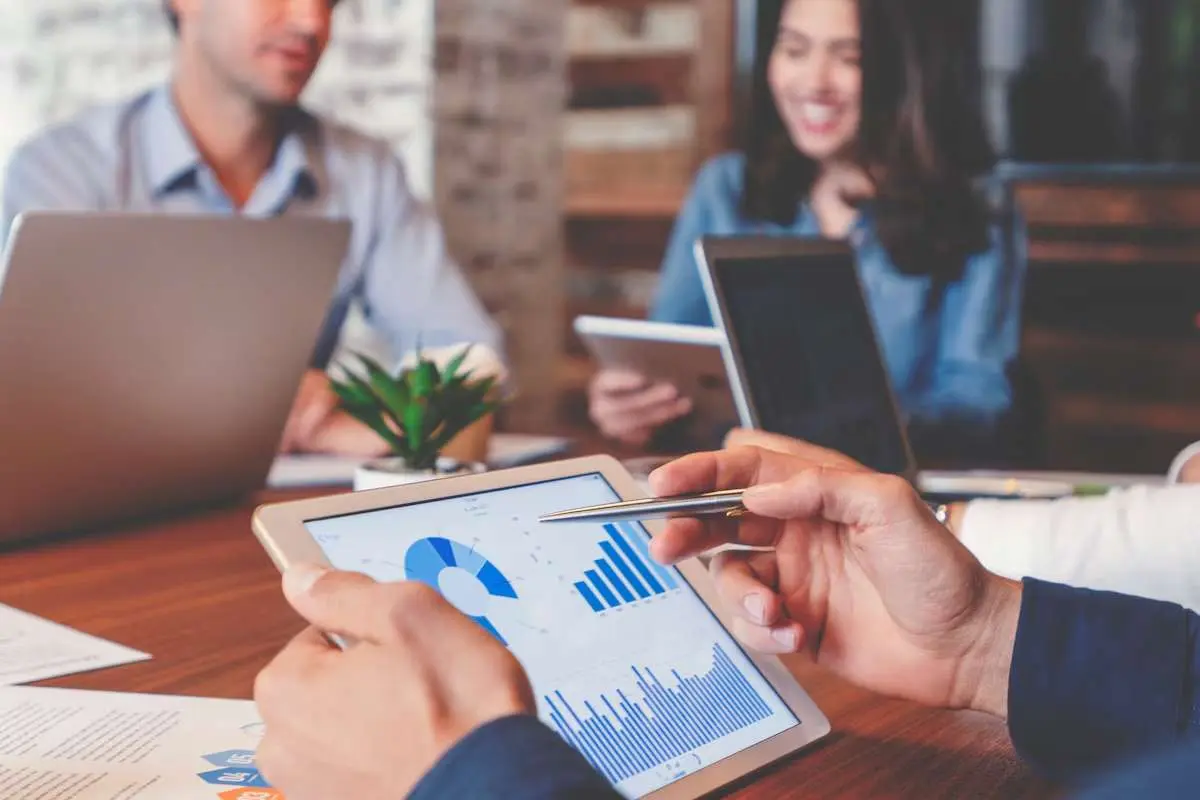 Why the Best CFOs Build Cross-Border Finance Teams? | The Enterprise World