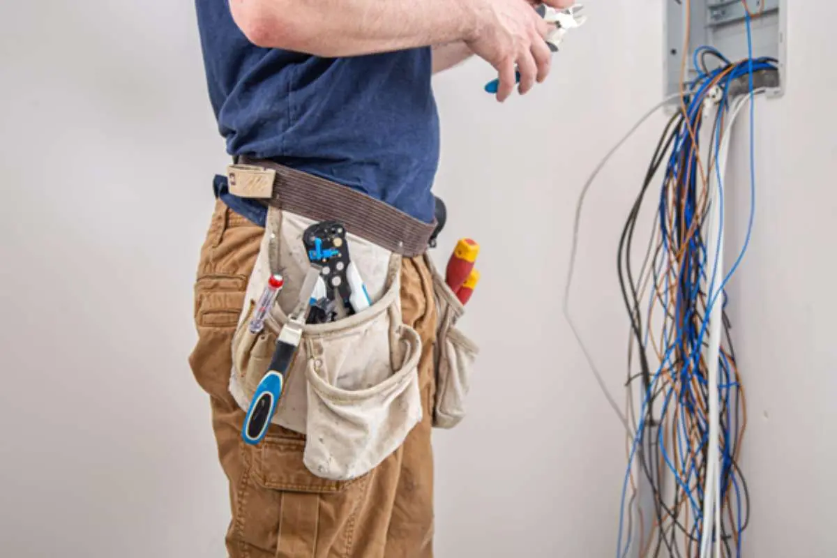 Electrician Cost: What Should You Expect to Pay? | The Enterprise World