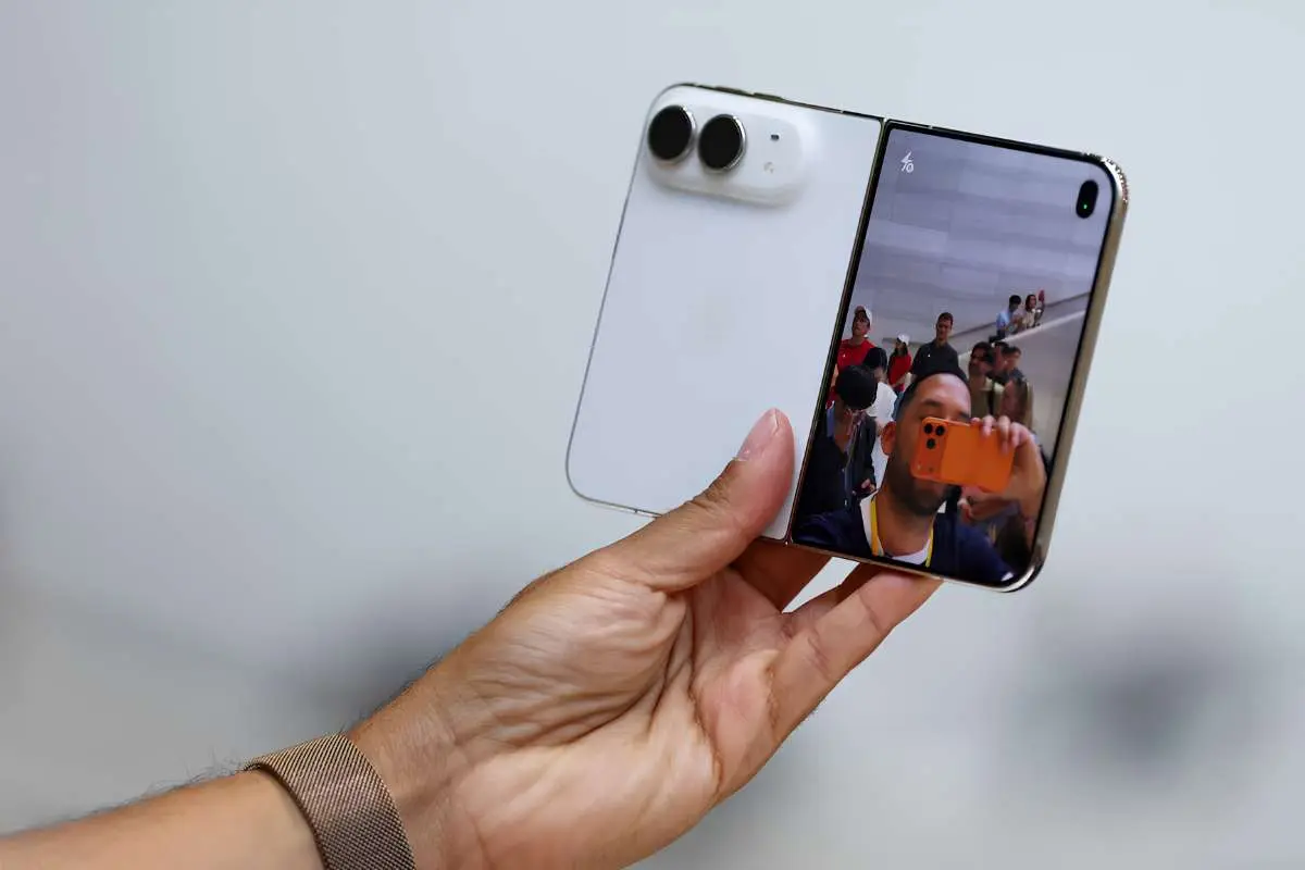 Apple Enters Foldable Market With $1,999 iPhone Duo | The