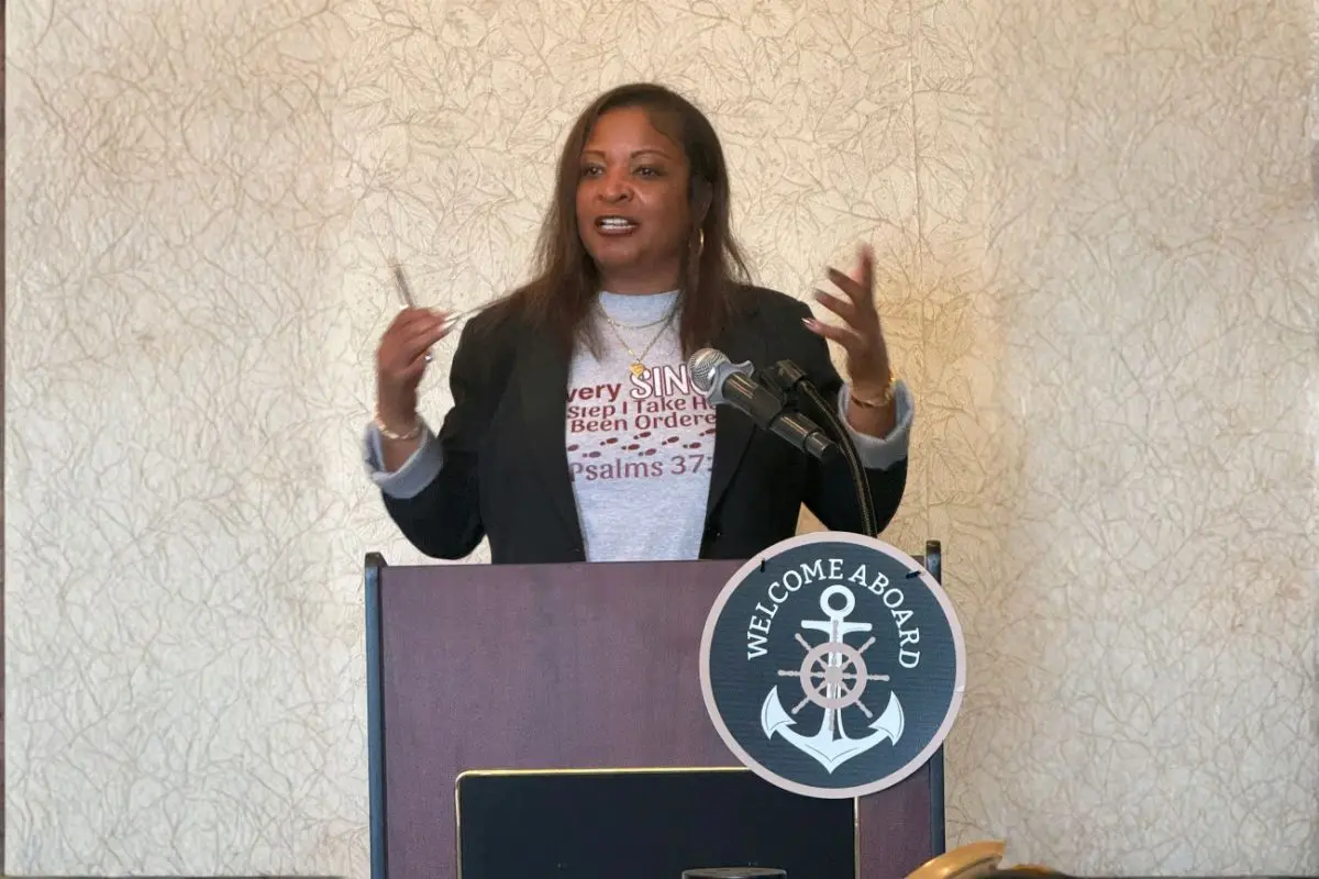 Lisa Owens- Faith-Based Life Coach | Author | Surrender All LLC | The Enterprise World