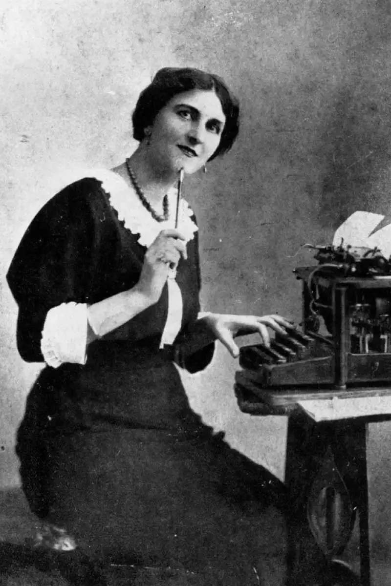 How Women and the Typewriter Shaped the Modern Office | The Enterprise World